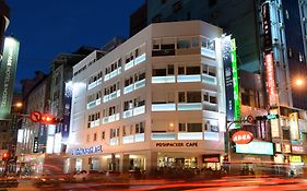 鉑泊客旅店